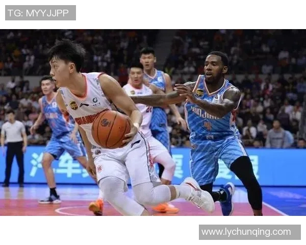 深圳篮球队战术解析：如何在比赛中提升团队协作与进攻效率