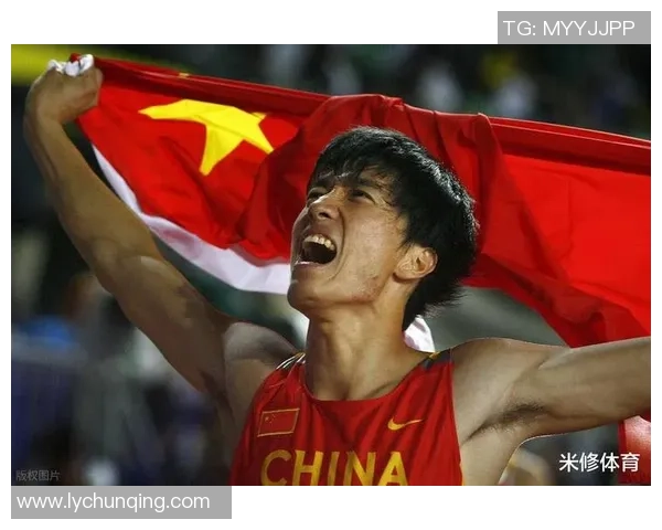 帅气足球明星转型教练之路揭秘：从绿茵场到战术板的华丽蜕变